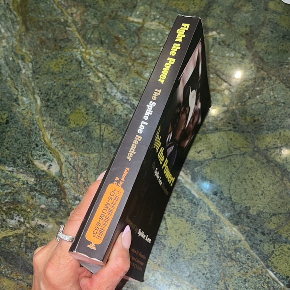 Fight the Power 💥 - Picture 4 of 8